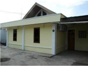 Penginapan The Yellow House Manado