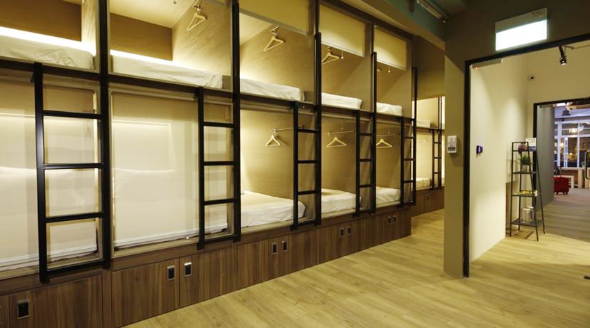 hostel di singapura