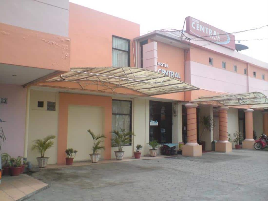 hotel central manado