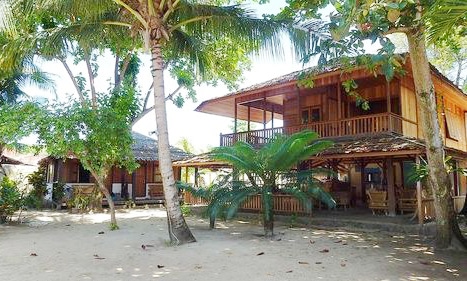 suasana penginapan di pulau siladen